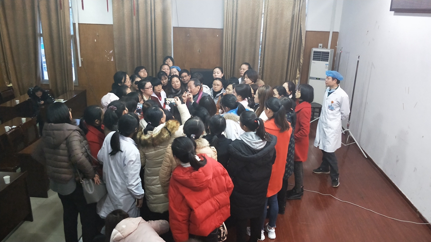 点击新窗口打开大图